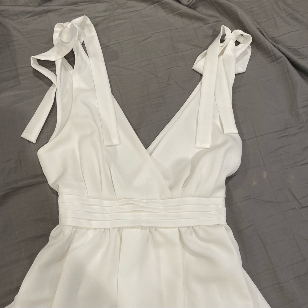 White tie sleeve v-neck party dress